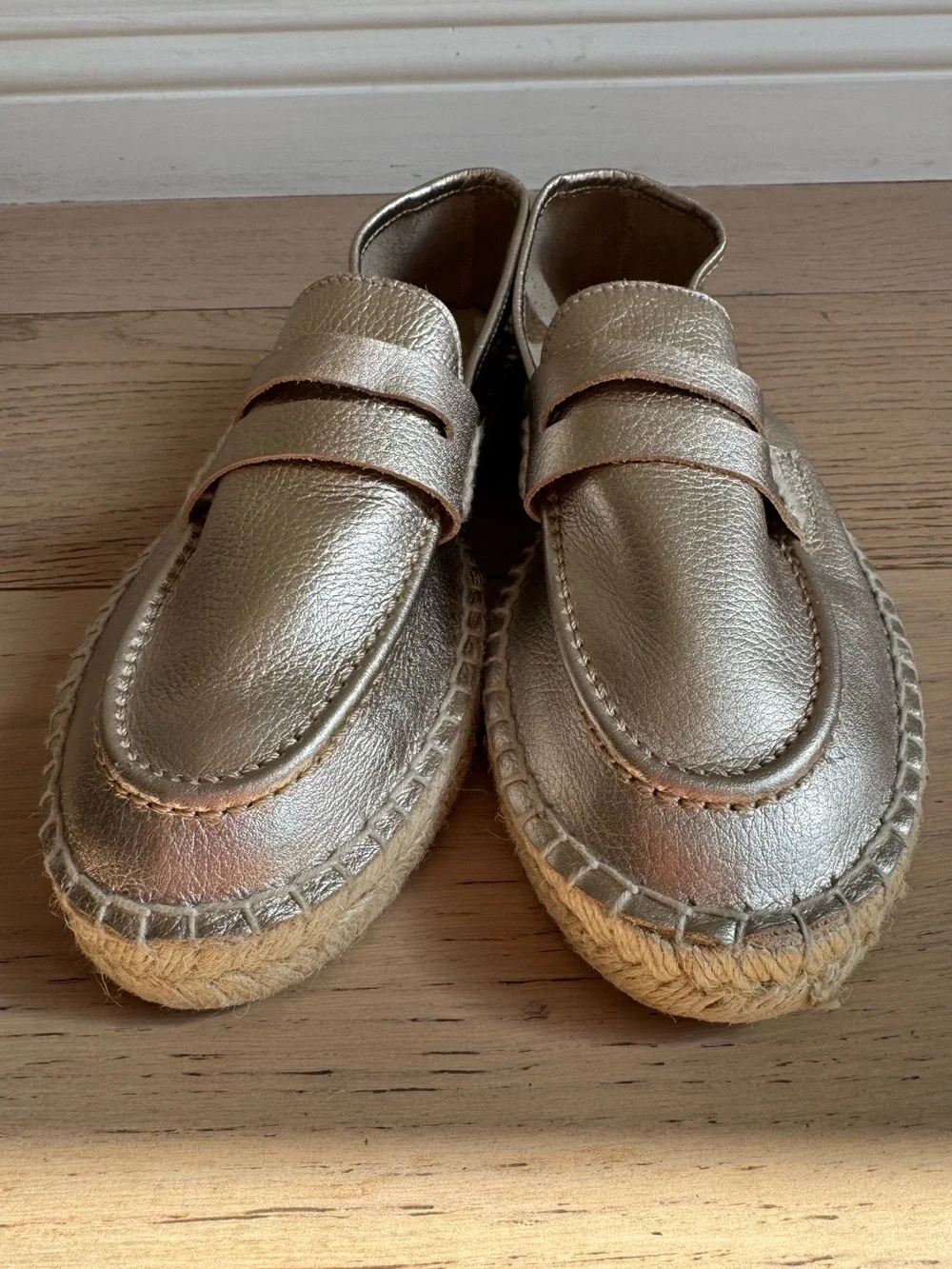 La Canadienne Metallic Bronze Gold Espadrille Loafers - Women Sz: 39 / 8-8.5